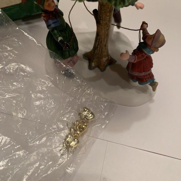 12 Days Of Dickens Village Department 56 Dept 56 A Partridge In A Pear Tree - Picture 12 of 12